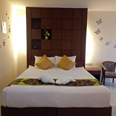 7 Sky Residency Hotel Patong Buitenkant foto