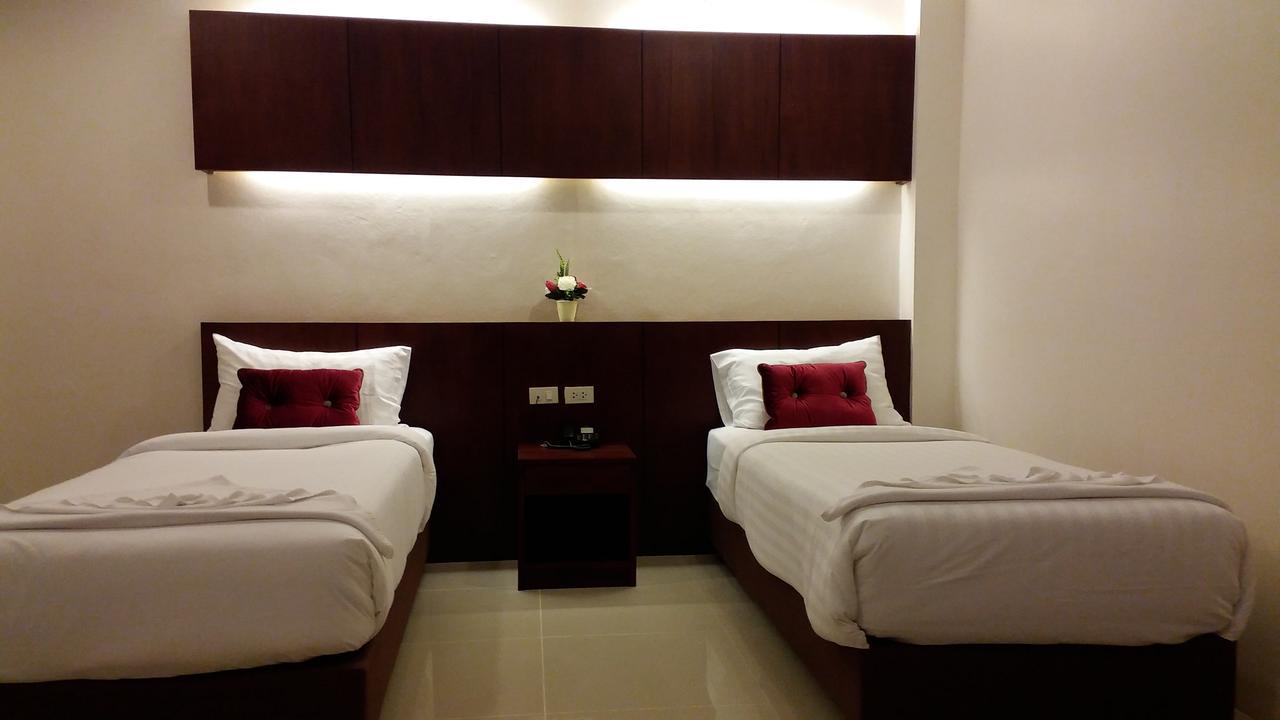 7 Sky Residency Hotel Patong Buitenkant foto