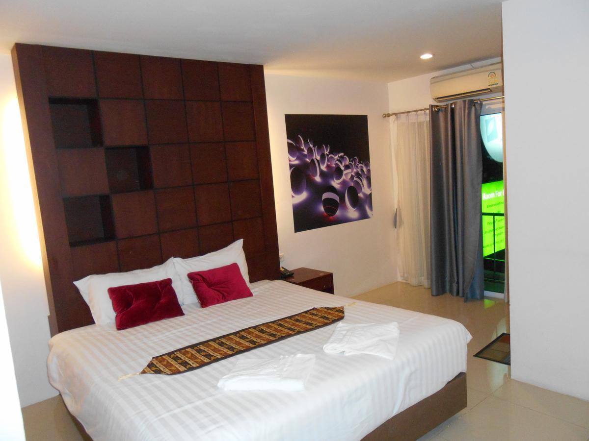 7 Sky Residency Hotel Patong Buitenkant foto