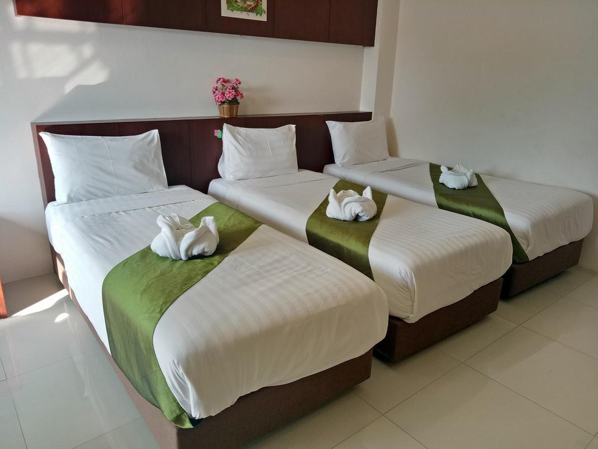 7 Sky Residency Hotel Patong Buitenkant foto