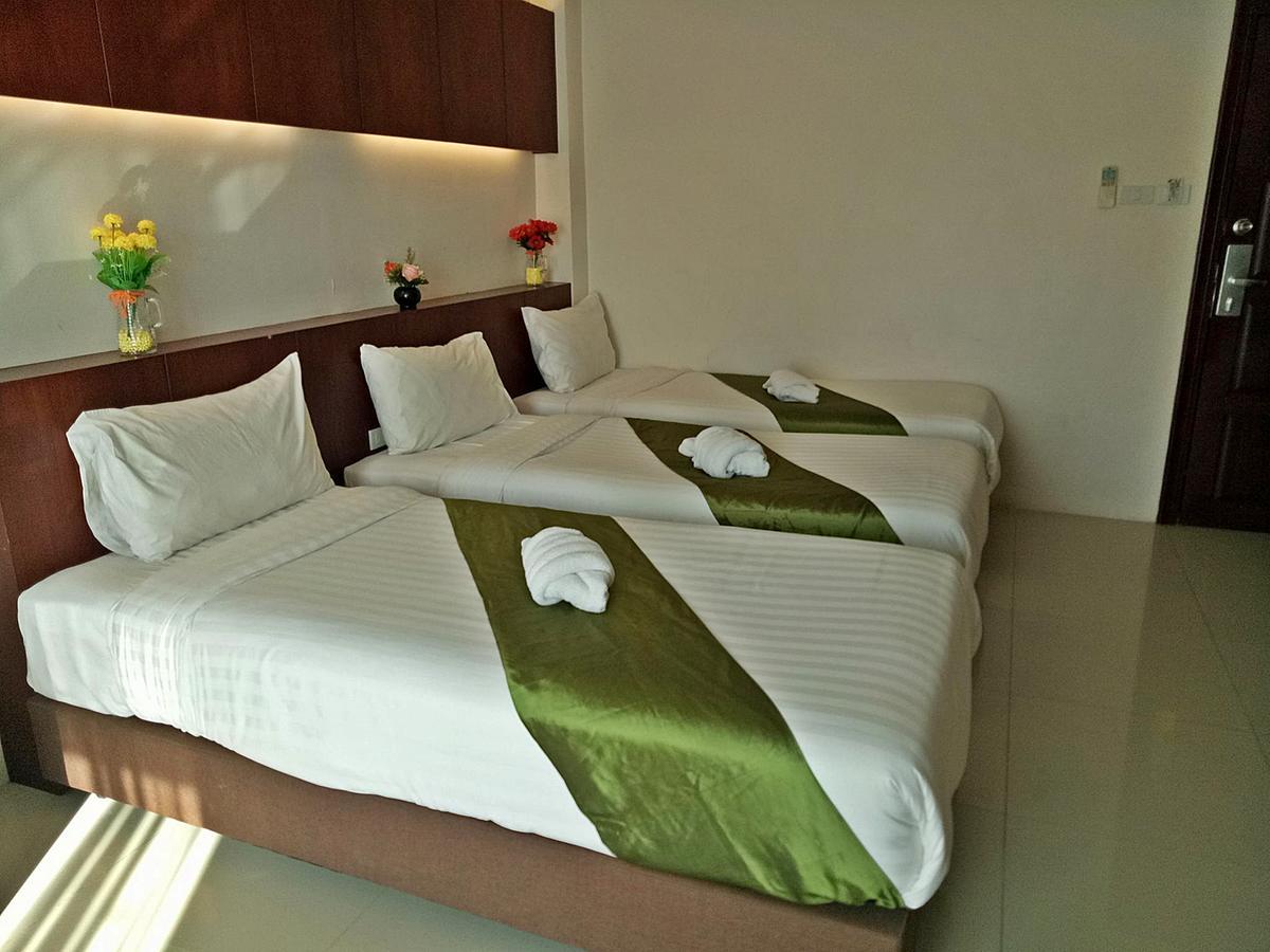 7 Sky Residency Hotel Patong Buitenkant foto