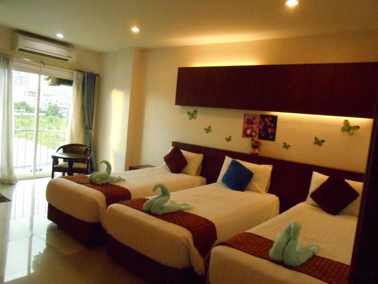 7 Sky Residency Hotel Patong Buitenkant foto