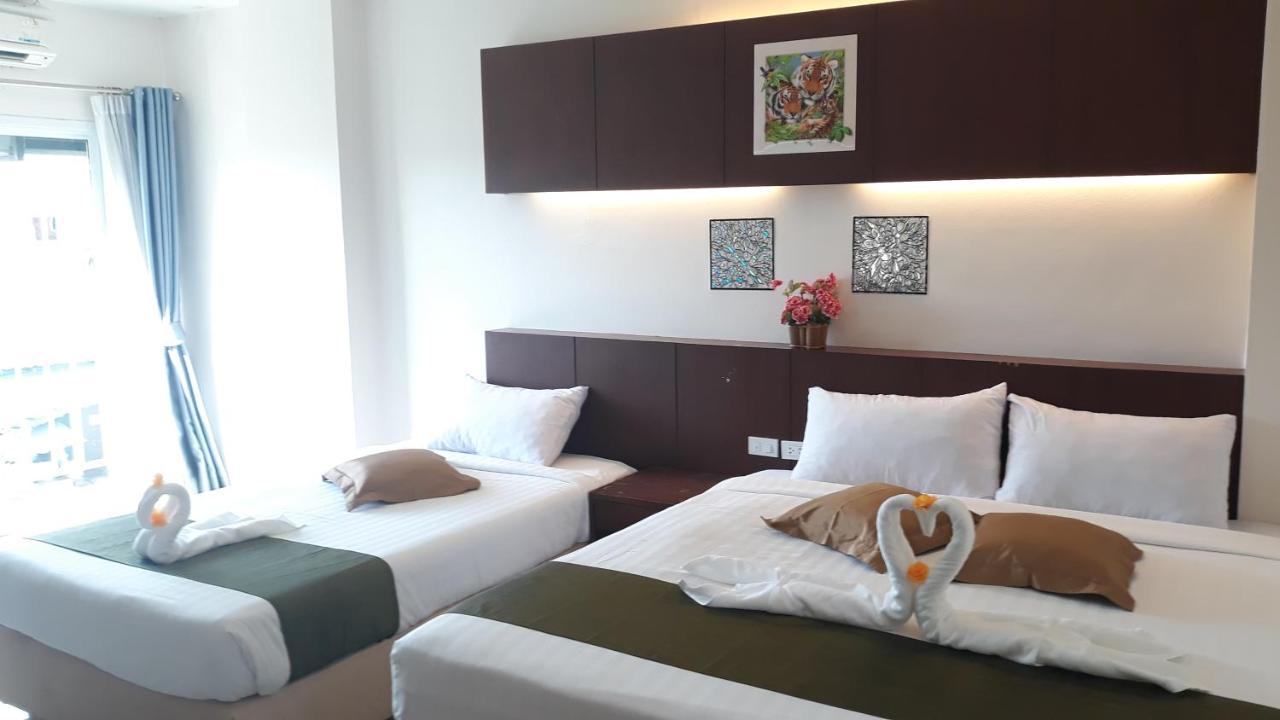 7 Sky Residency Hotel Patong Buitenkant foto